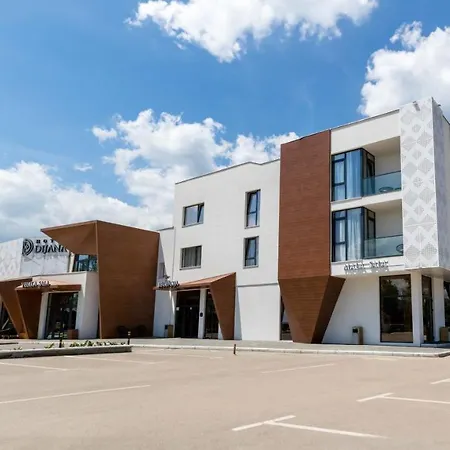 Dijana 酒店 皮罗特