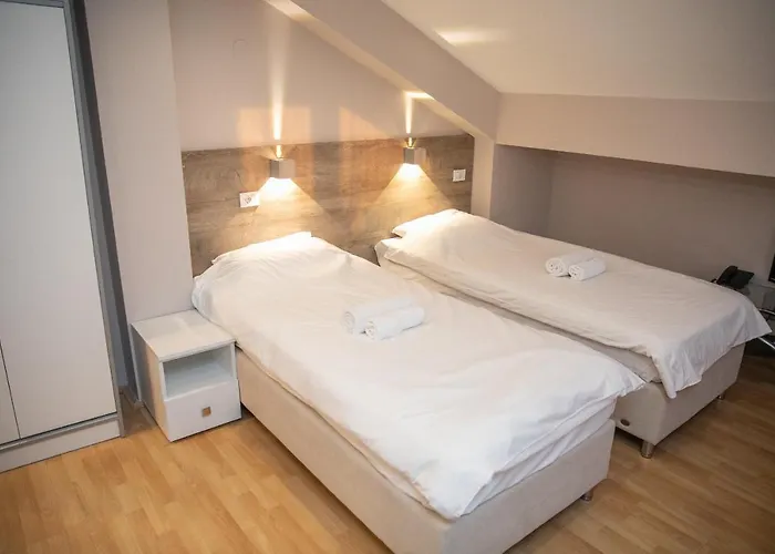 酒店 Dijana 皮罗特