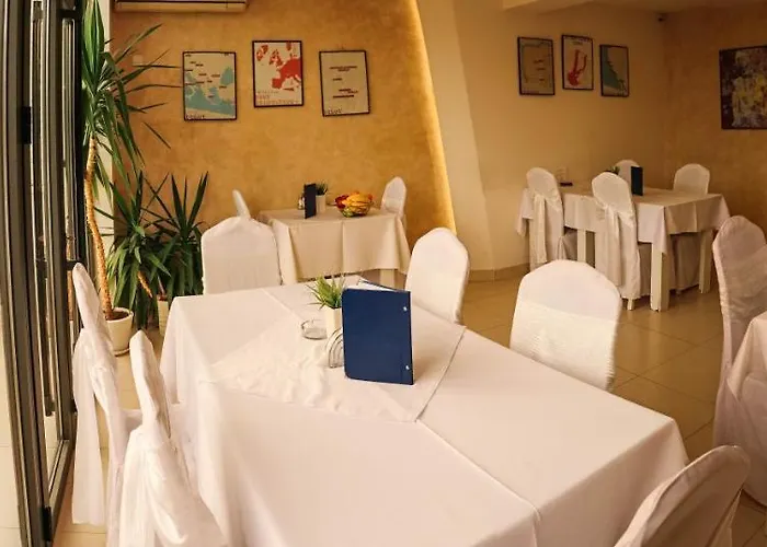 酒店 Dijana 皮罗特